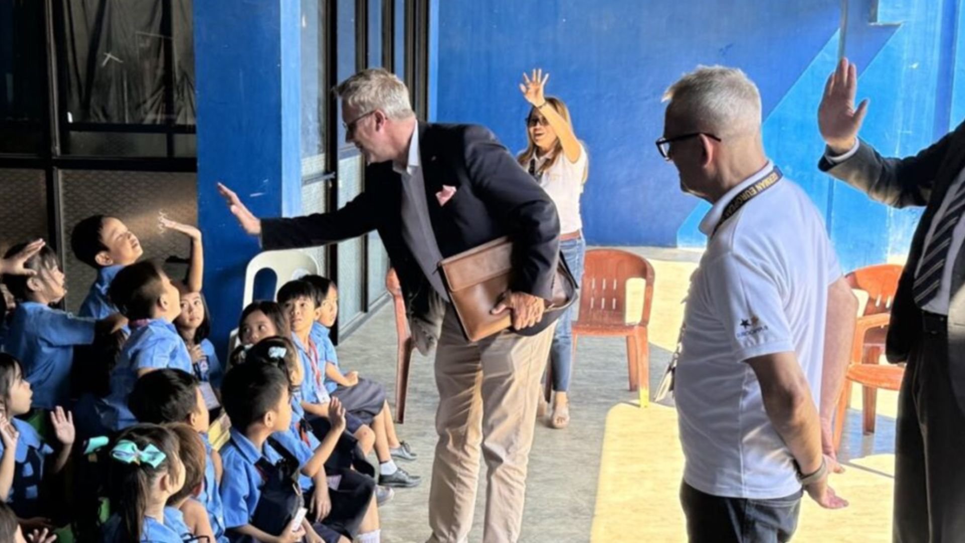 Abgeordneter Andreas Larem (SPD) besucht Partnerschule der Deutschen Europäischen Schule in Manila